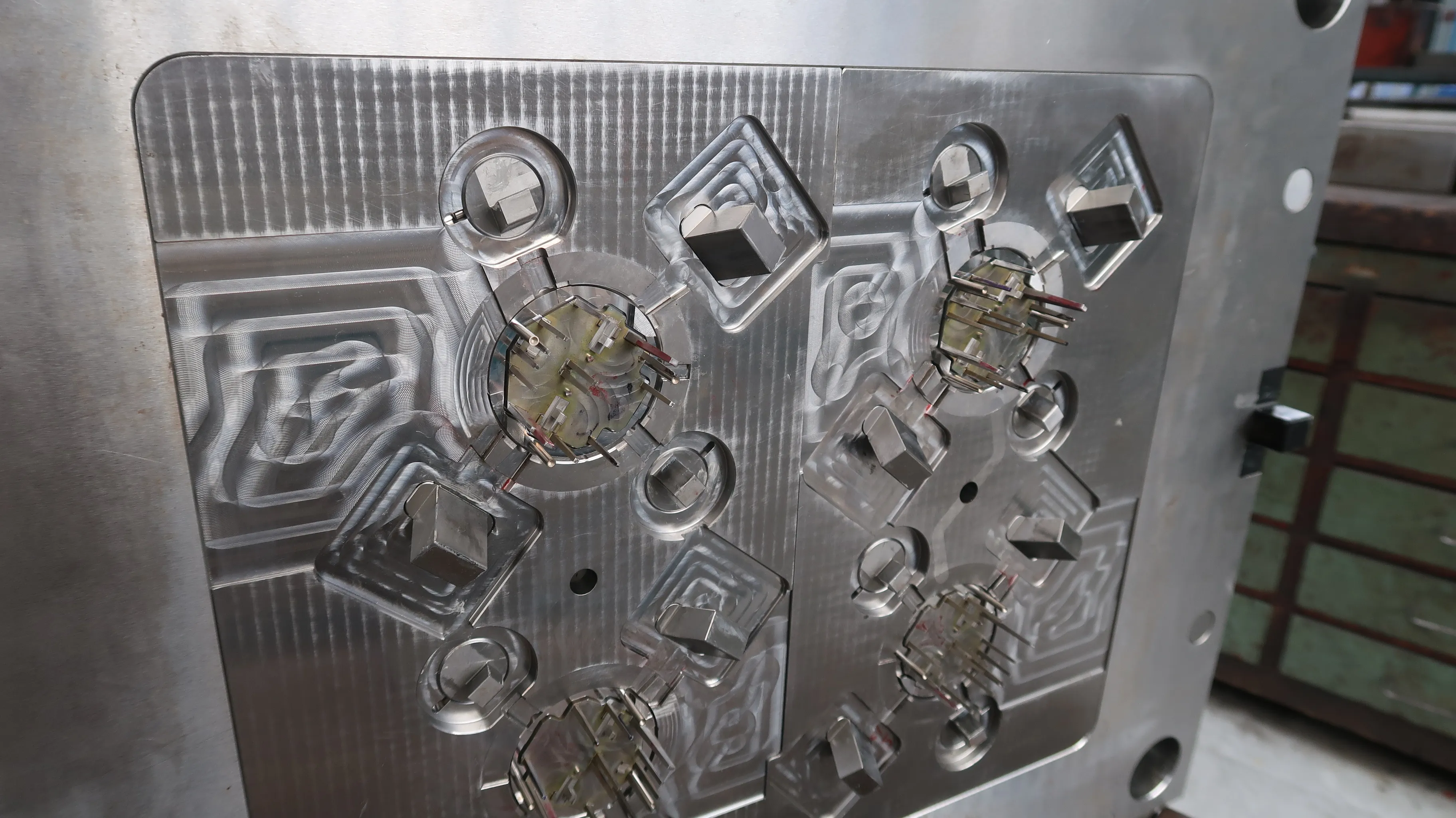 4-násobná forma — detail
